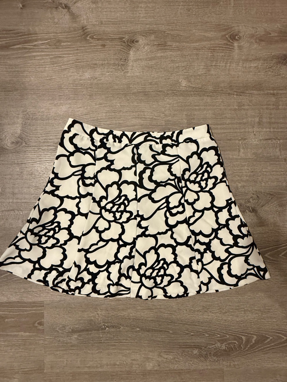Ann Taylor Black and White Floral Skater Skirt